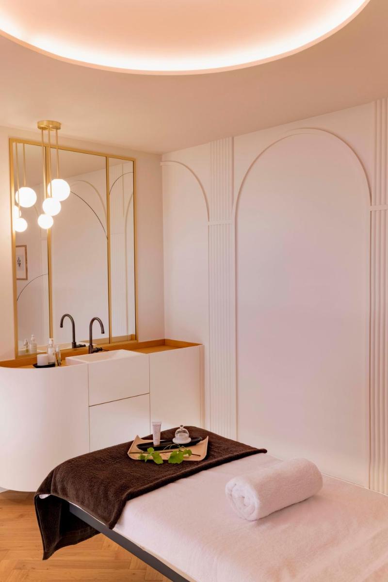 Un ou plusieurs lits dans un hébergement de l'établissement Maison Rouge Strasbourg Hotel & Spa, Autograph Collection