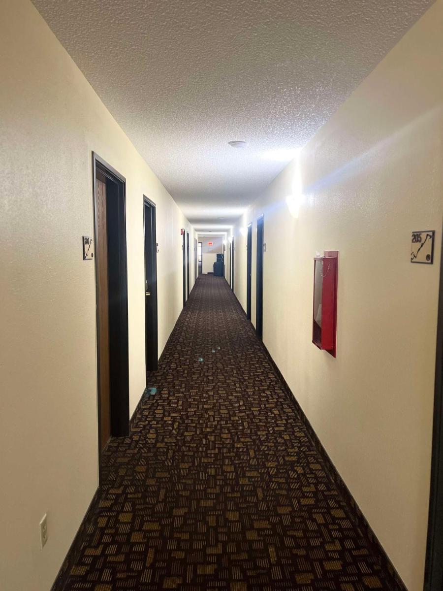 SureStay by Best Western Glendive Yellowstone River - Housity