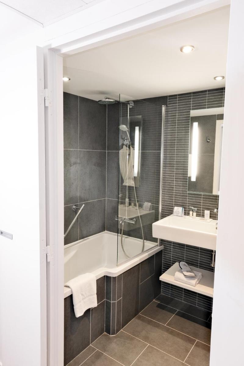 Salle de bains dans l'établissement Thalazur Cabourg - Hôtel & Spa