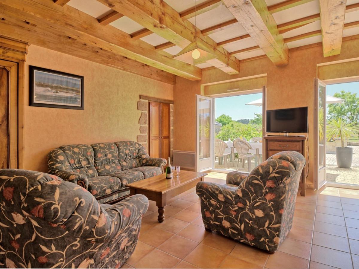 Holiday Home Houat-Hoedic-Belle-Ile by Interhome - Housity