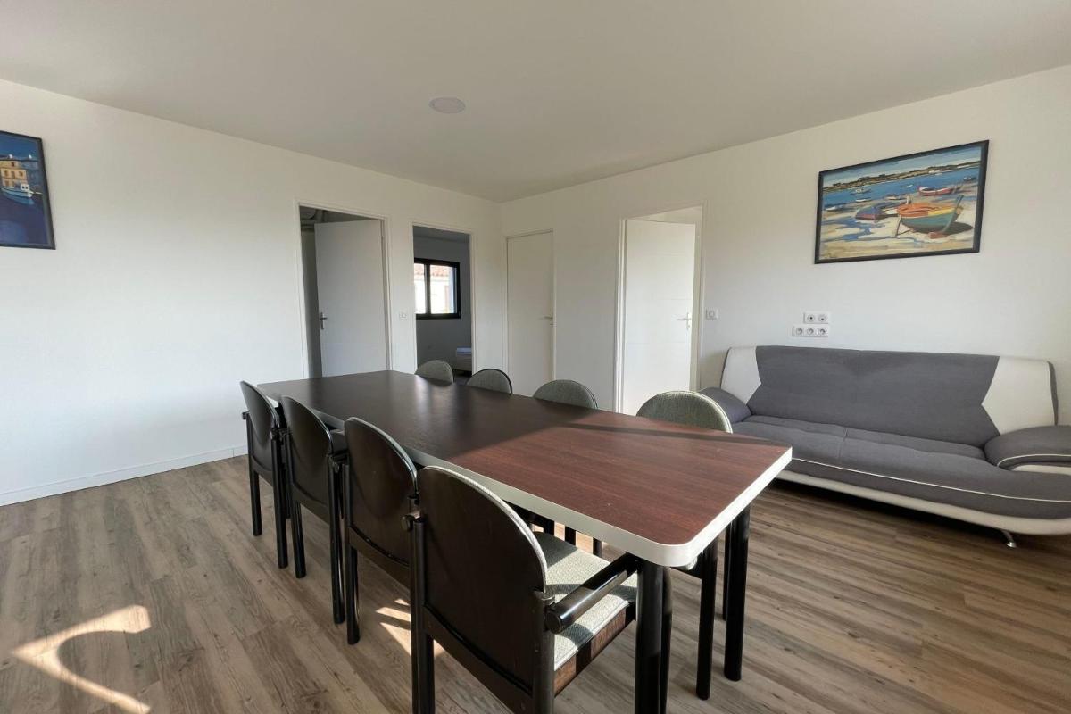 House Of 100 M 10 Min Walk From The City! - Housity