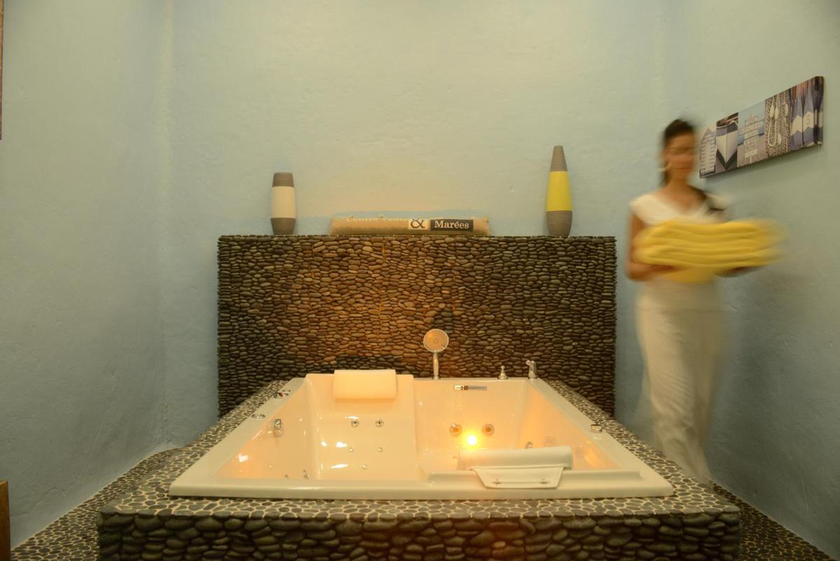 Photo de la galerie de l'établissement Domaine Riberach - Hotel 4 - Restaurant gastronomique - Spa - Piscine - Vignoble, à Bélesta
