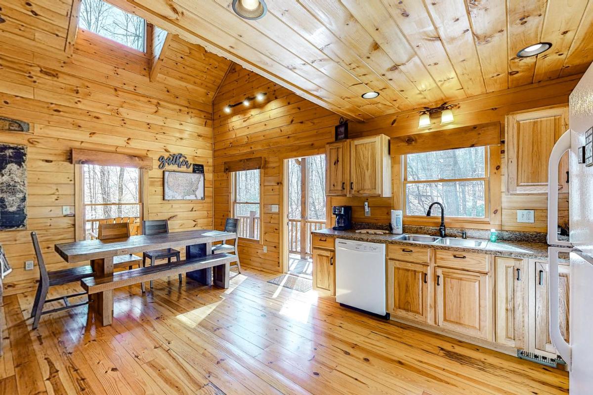 Cozy Cub Cabin - Housity