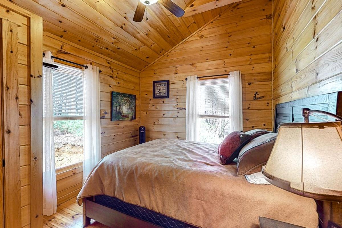 Cozy Cub Cabin - Housity