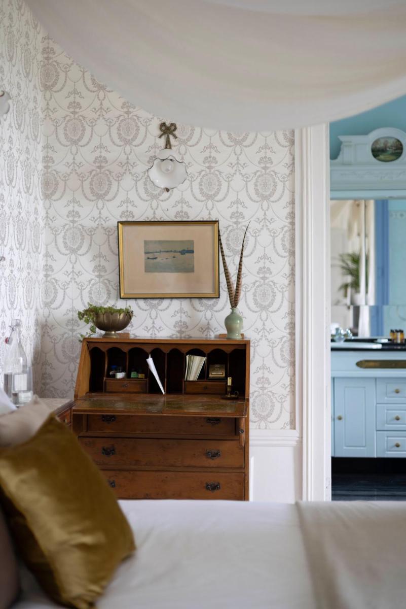 Chambre d’hôtes au Château Le Bas Bleu, Anaïs Nin - Housity