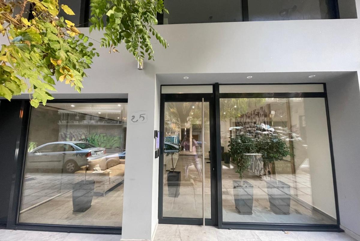 ThesSpacious Apartment - Housity