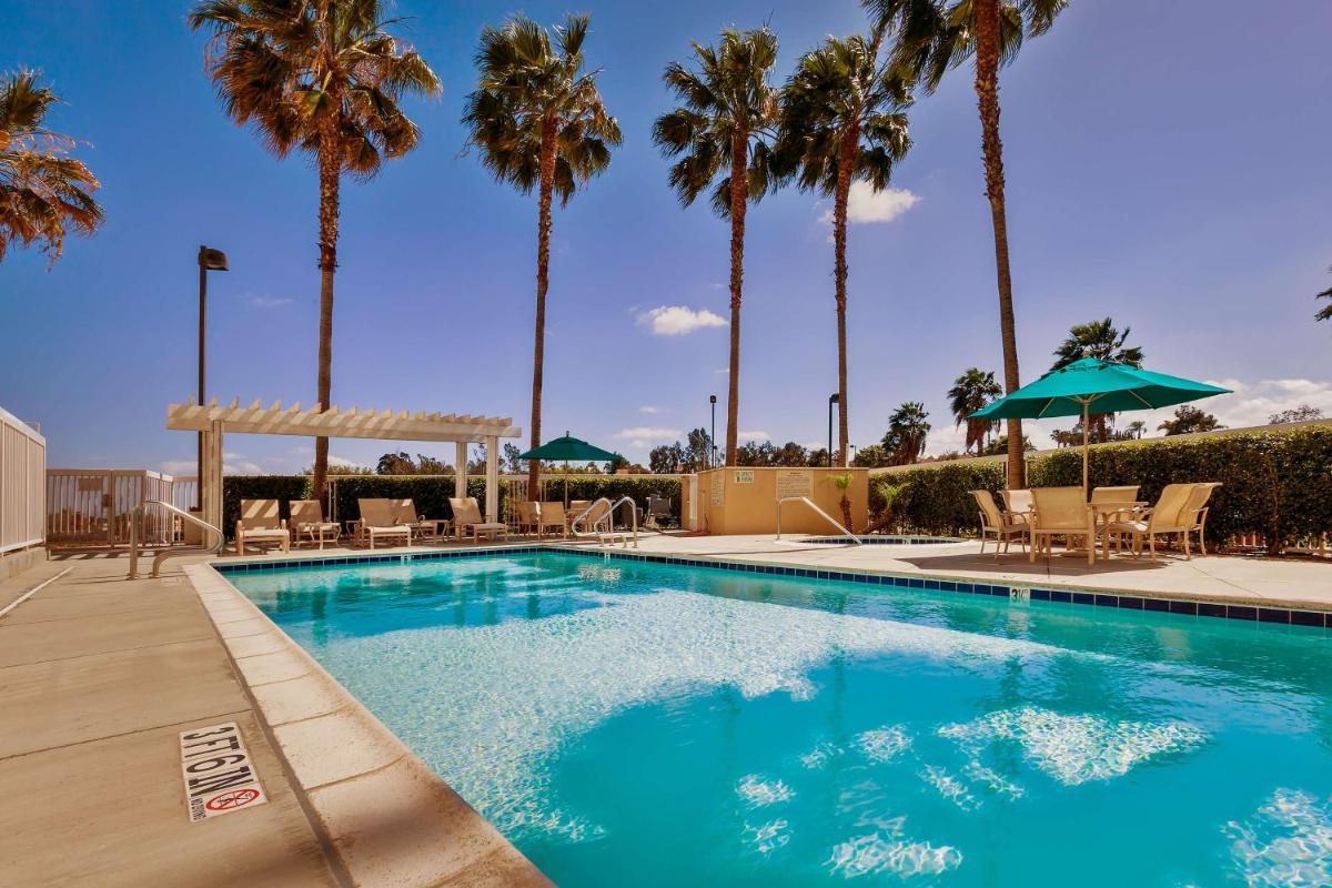 Hampton Inn & Suites Chino Hills - Housity