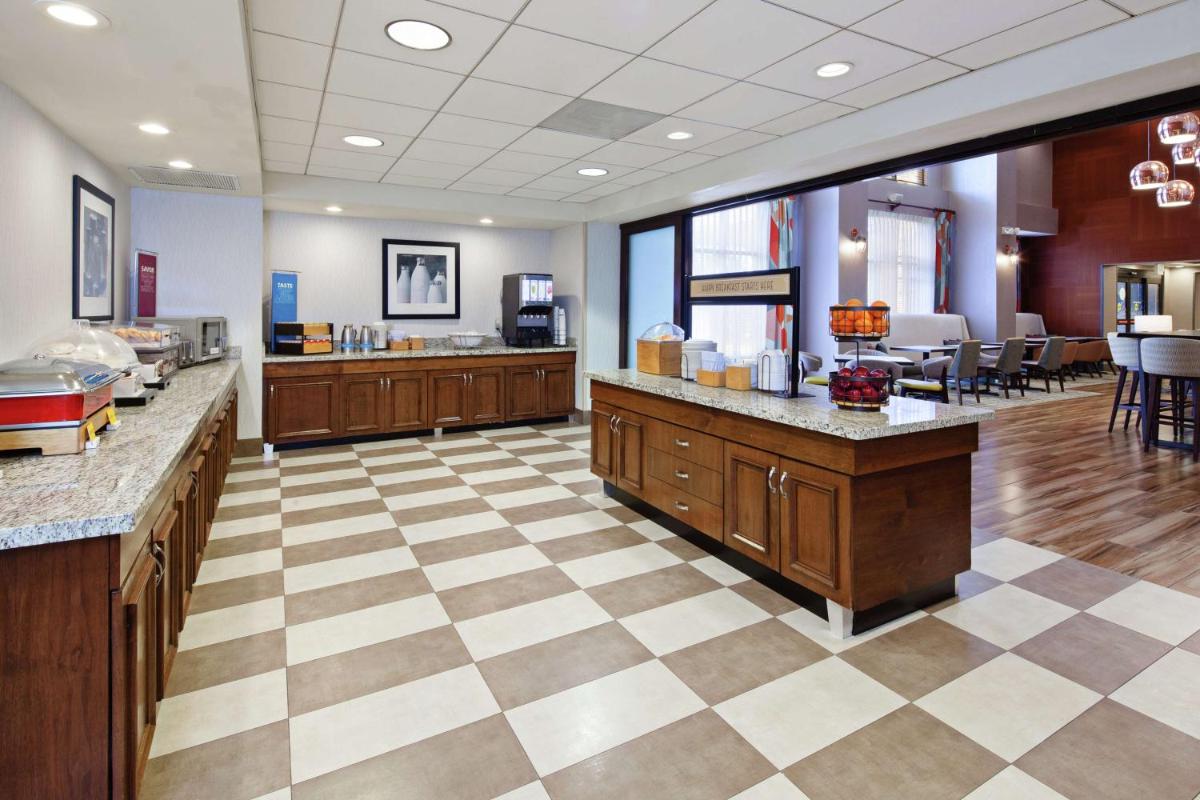 Hampton Inn & Suites Chino Hills - Housity