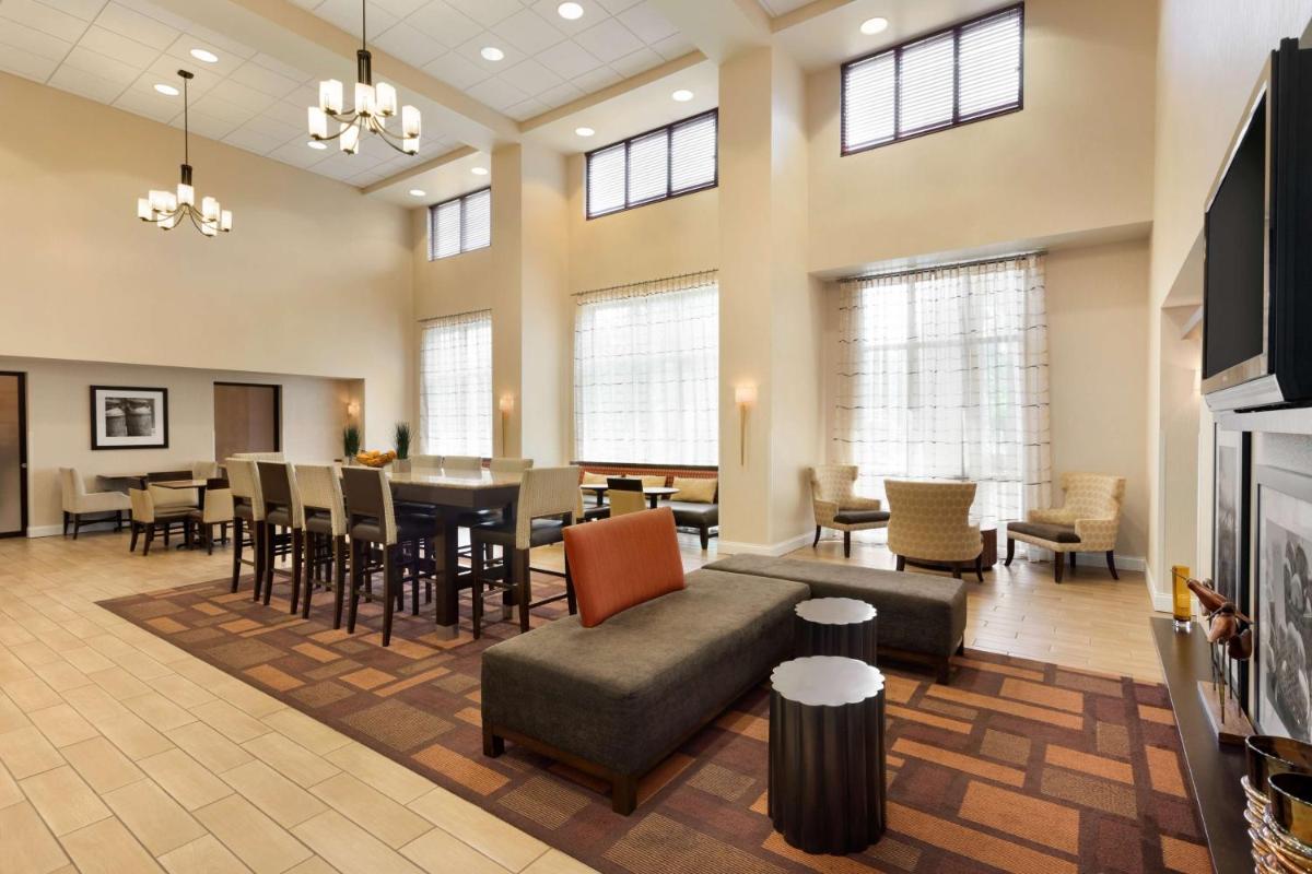 Hampton Inn & Suites Largo - Housity