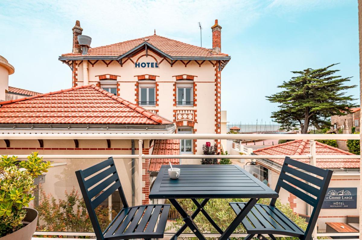 Balcon ou terrasse dans l'établissement Hôtel de charme & SPA Le Grand Large