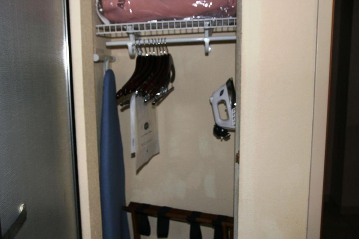 Hampton Inn Canton - Housity