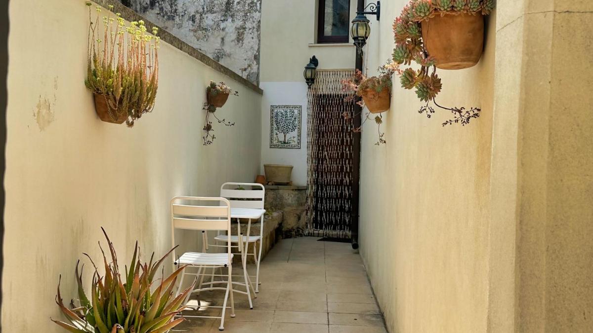 Castello di Andrano - Splendido bilocale con WiFi a 5 minuti dal mare - Housity