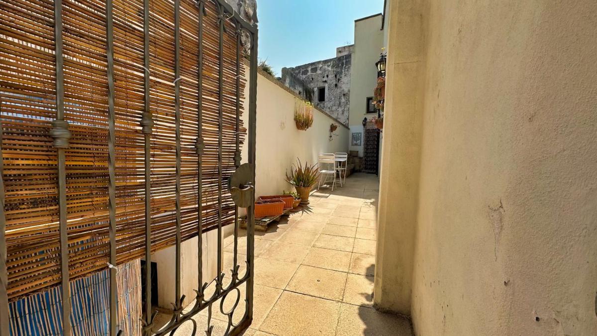Castello di Andrano - Splendido bilocale con WiFi a 5 minuti dal mare - Housity