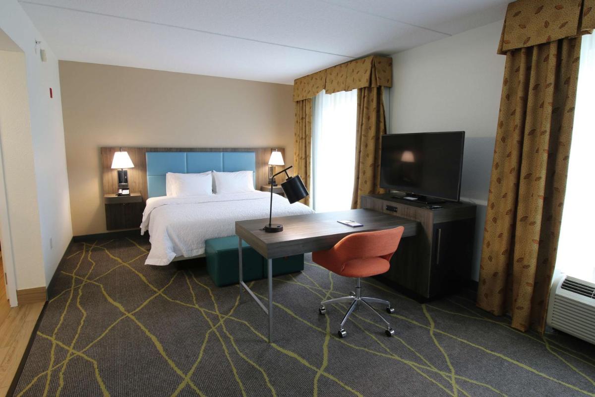 Hampton Inn & Suites Palm Coast - Housity
