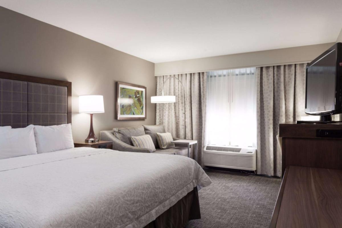 Hampton Inn & Suites Dallas DFW Airport North Grapevine - Housity