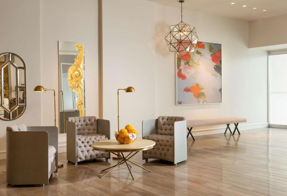 DoubleTree by Hilton Hotel Dallas - Love Field - Housity
