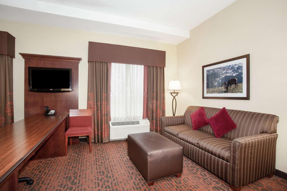 Hampton Inn and Suites Denver/South-RidgeGate - Housity