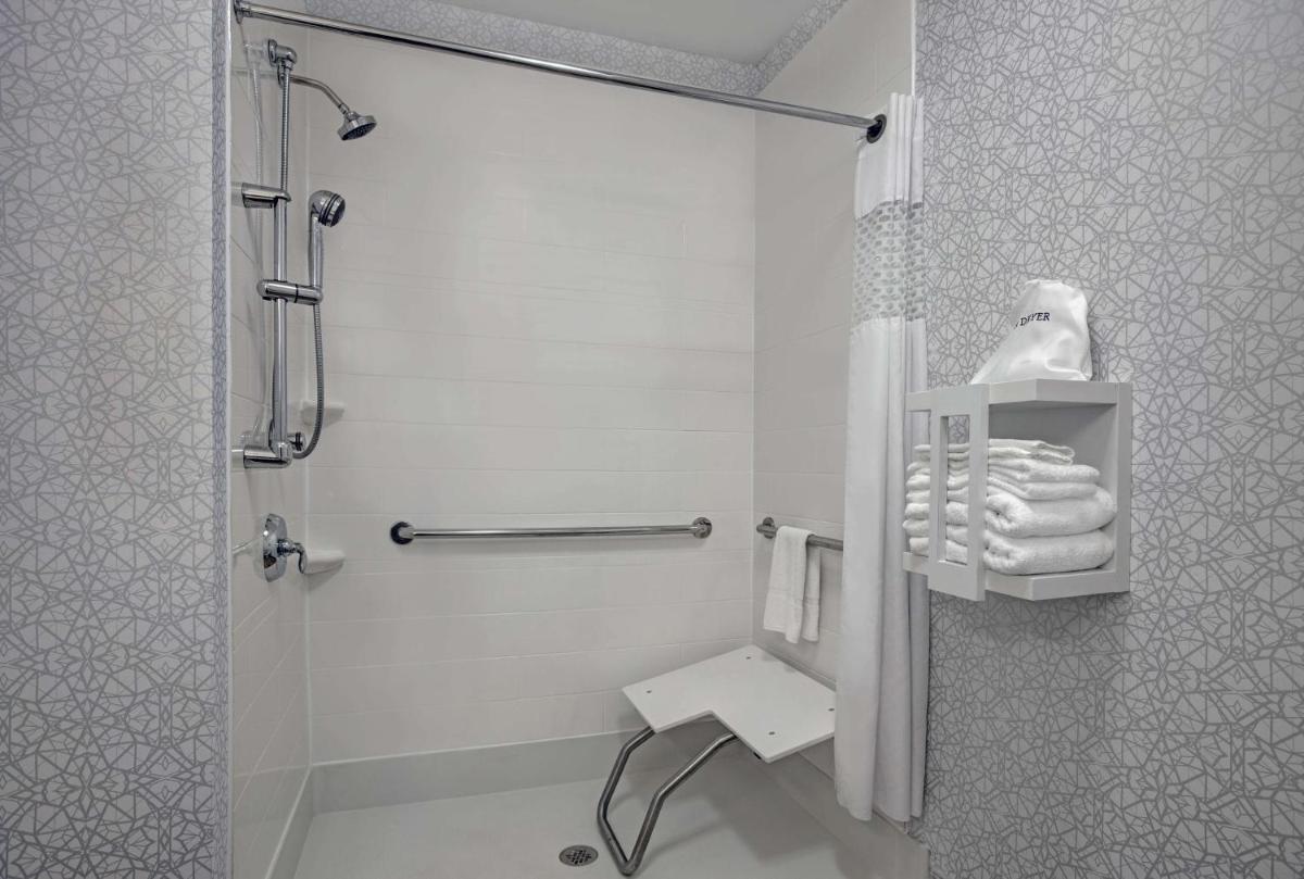 Hampton Inn Keokuk - Housity