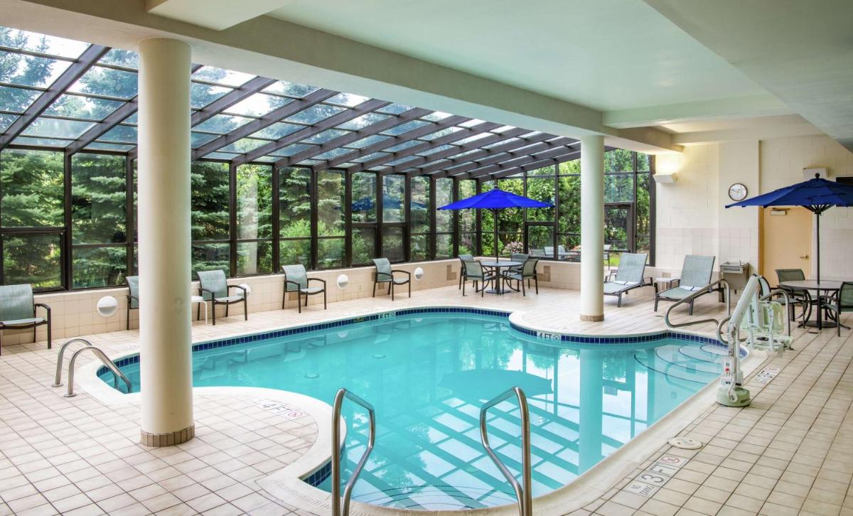 Hampton Inn Erie-South - Housity
