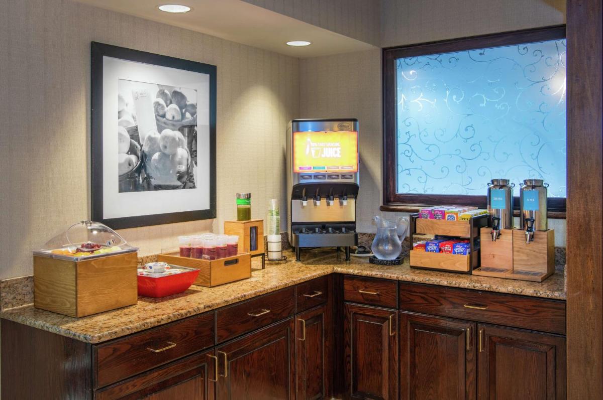 Hampton Inn Erie-South - Housity