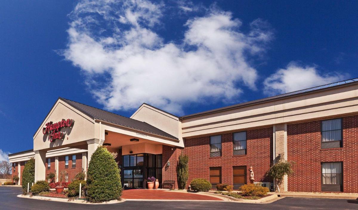 Hampton Inn by Hilton Clarksville - Housity
