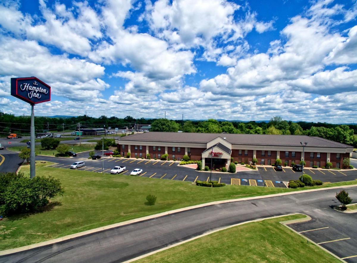 Hampton Inn by Hilton Clarksville - Housity