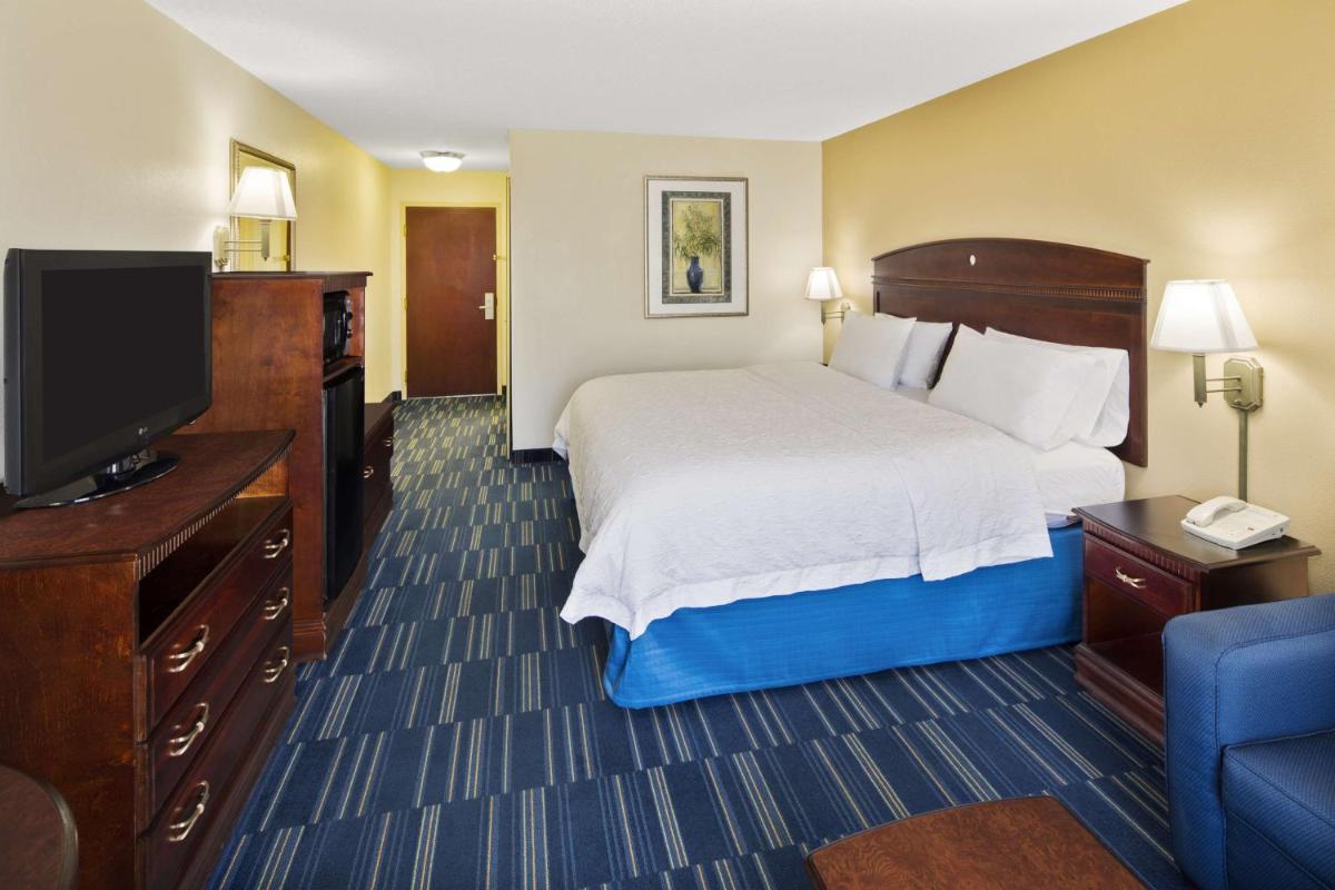 Hampton Inn Hinesville - Housity
