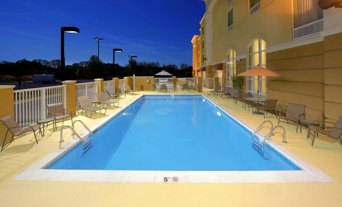 Hampton Inn & Suites Scottsboro - Housity