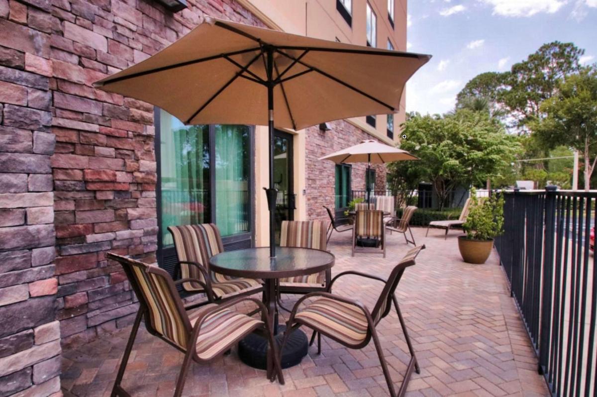 Hampton Inn & Suites Jacksonville Beach Boulevard/Mayo Clinic - Housity