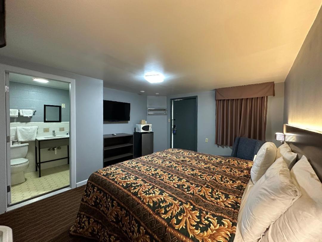 Rodeway Inn & Suites - Housity