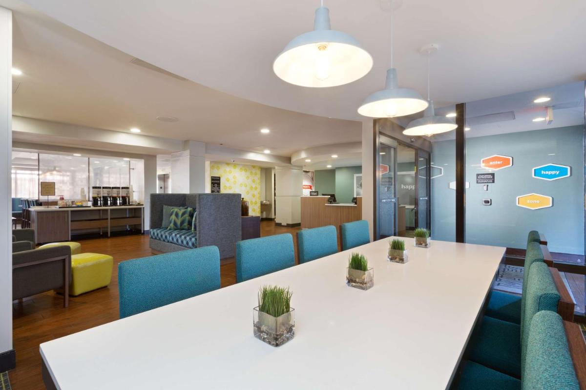 Hampton Inn Orlando Near Universal Blv/International Dr - Housity