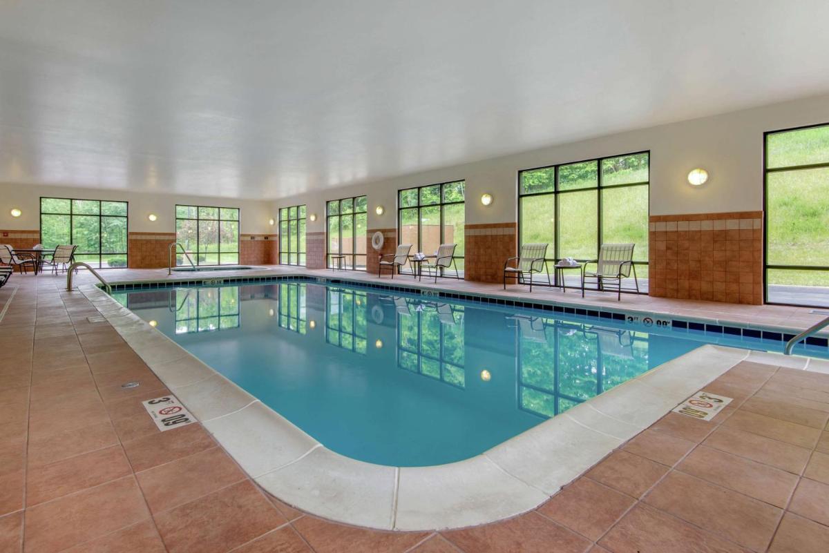 Hampton Inn Meadville - Housity