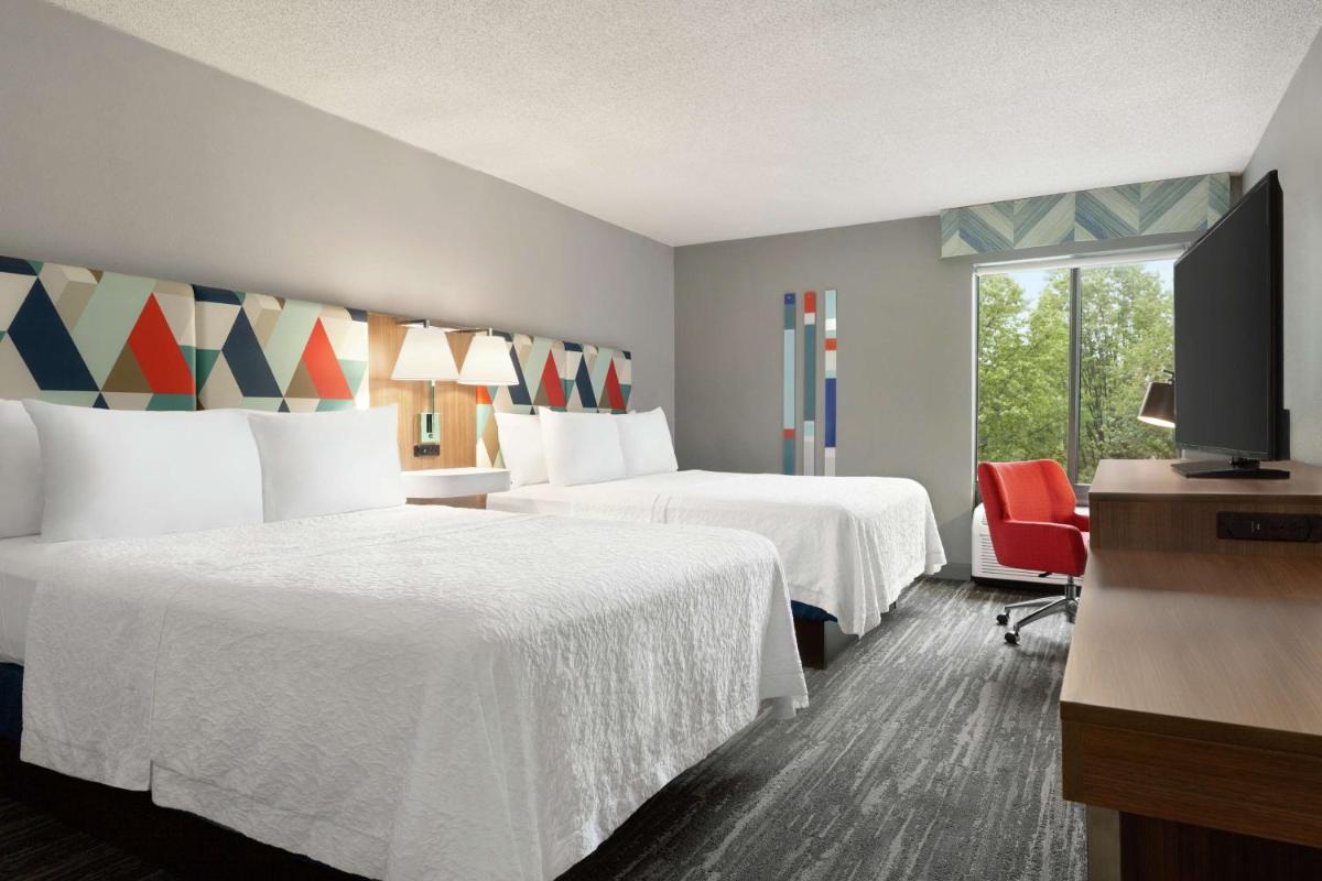 Hampton Inn Kansas City Blue Springs - Housity