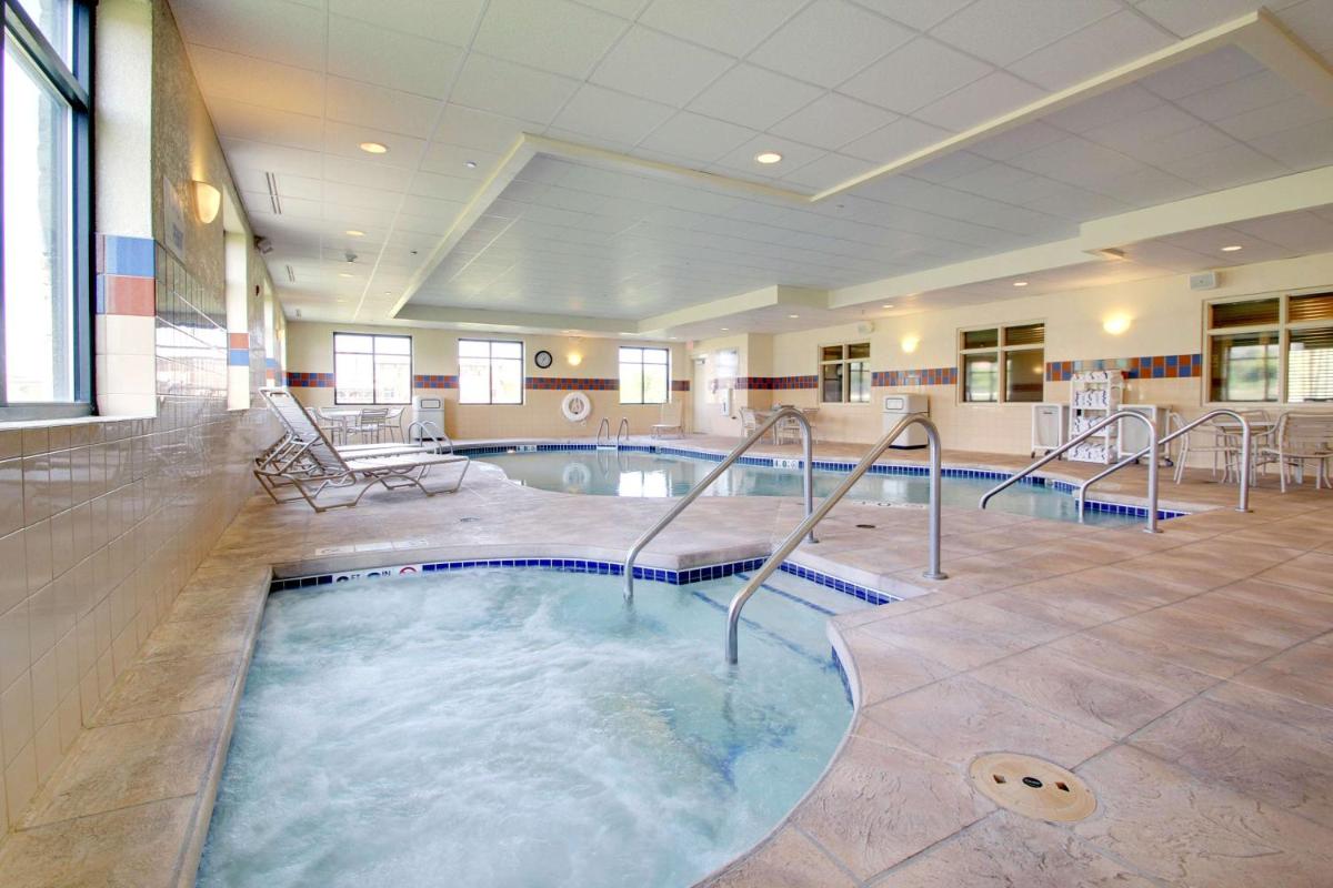 Hampton Inn & Suites Grafton - Housity