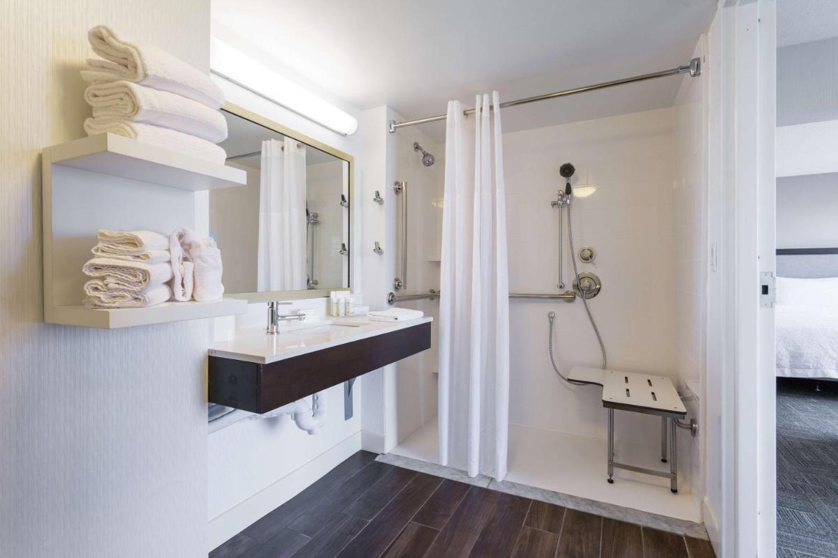Hampton Inn Manassas - Housity