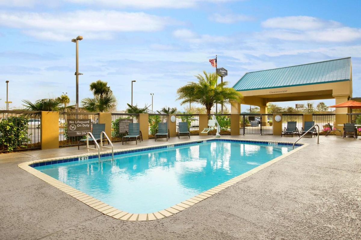 Hampton Inn Slidell - Housity