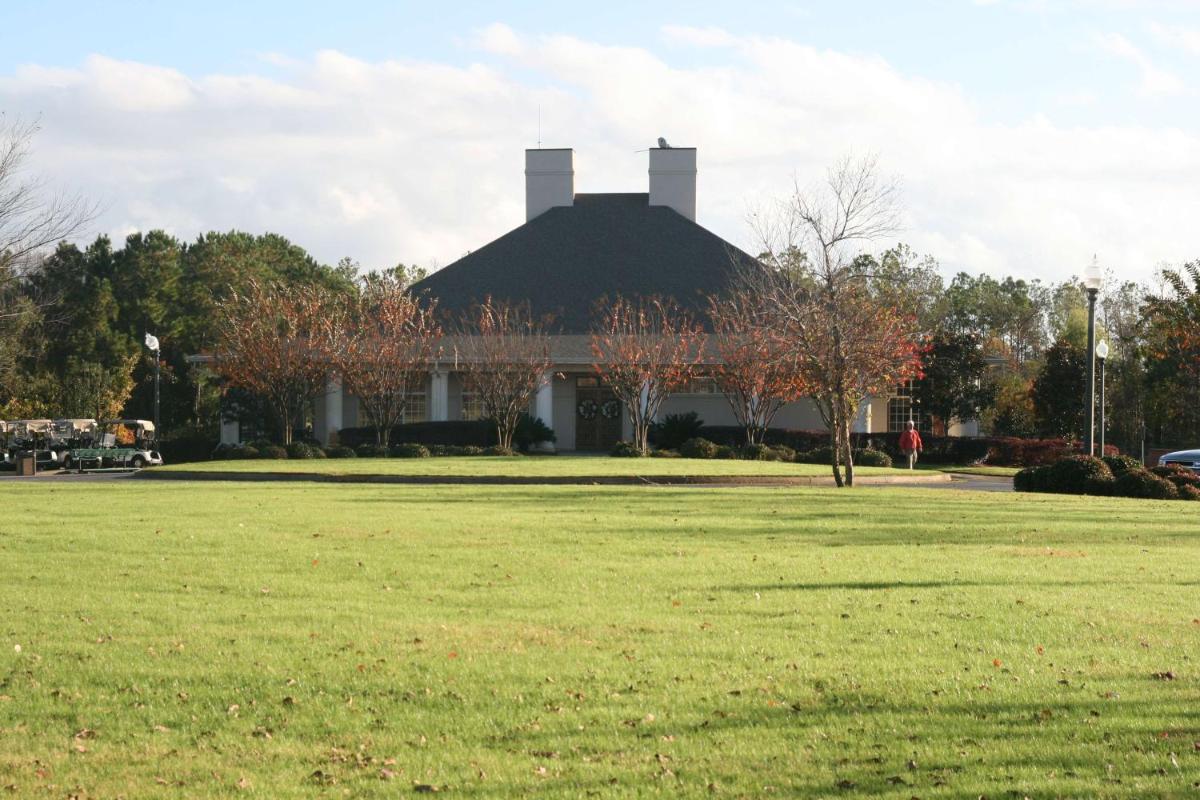 Hampton Inn Moss Point - Housity
