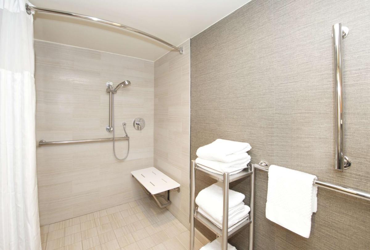 Hampton Inn Parsippany - Housity