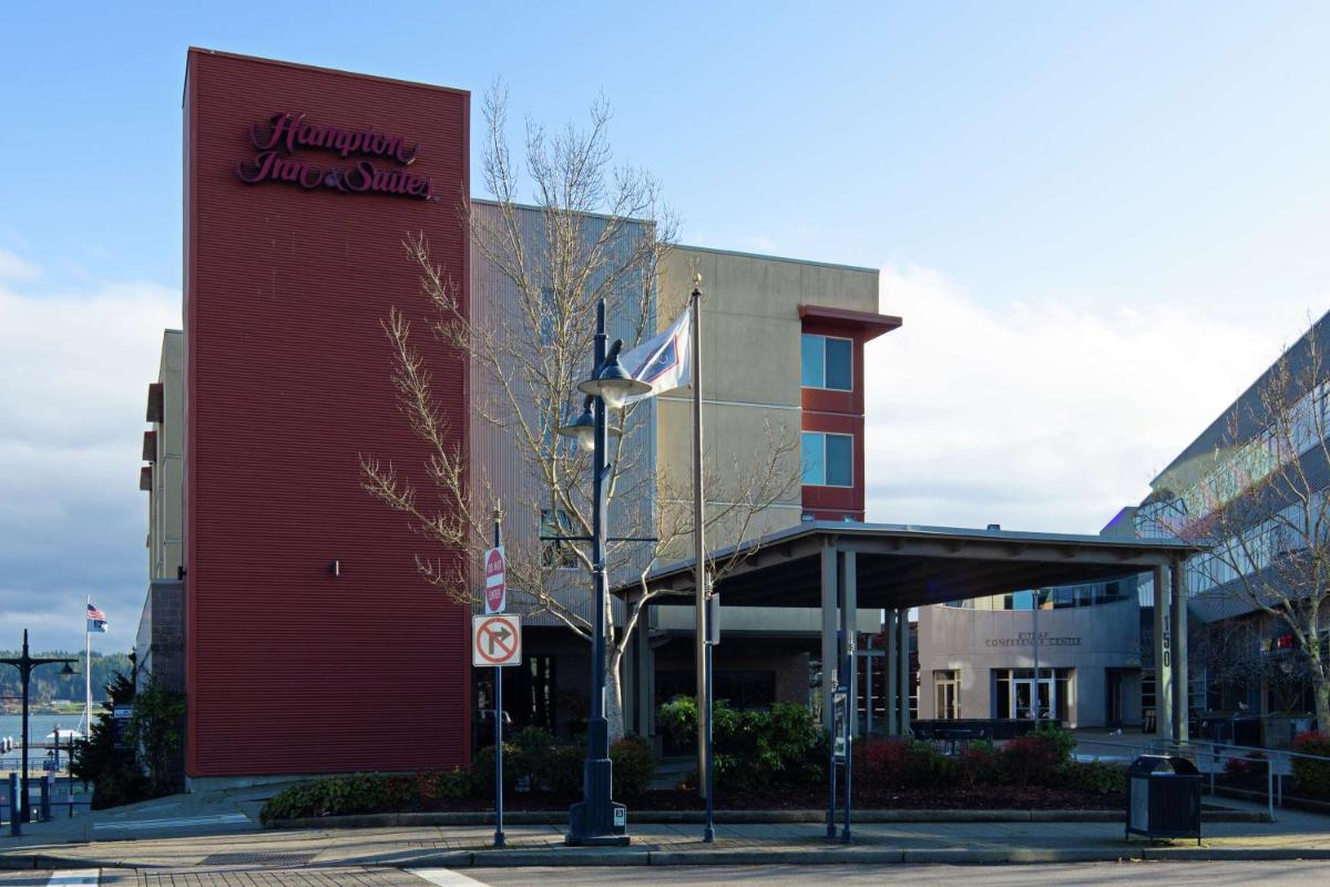 Hampton Inn & Suites Bremerton - Housity