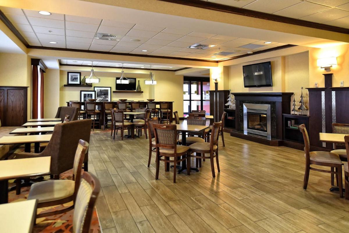 Hampton Inn Geneseo - Housity