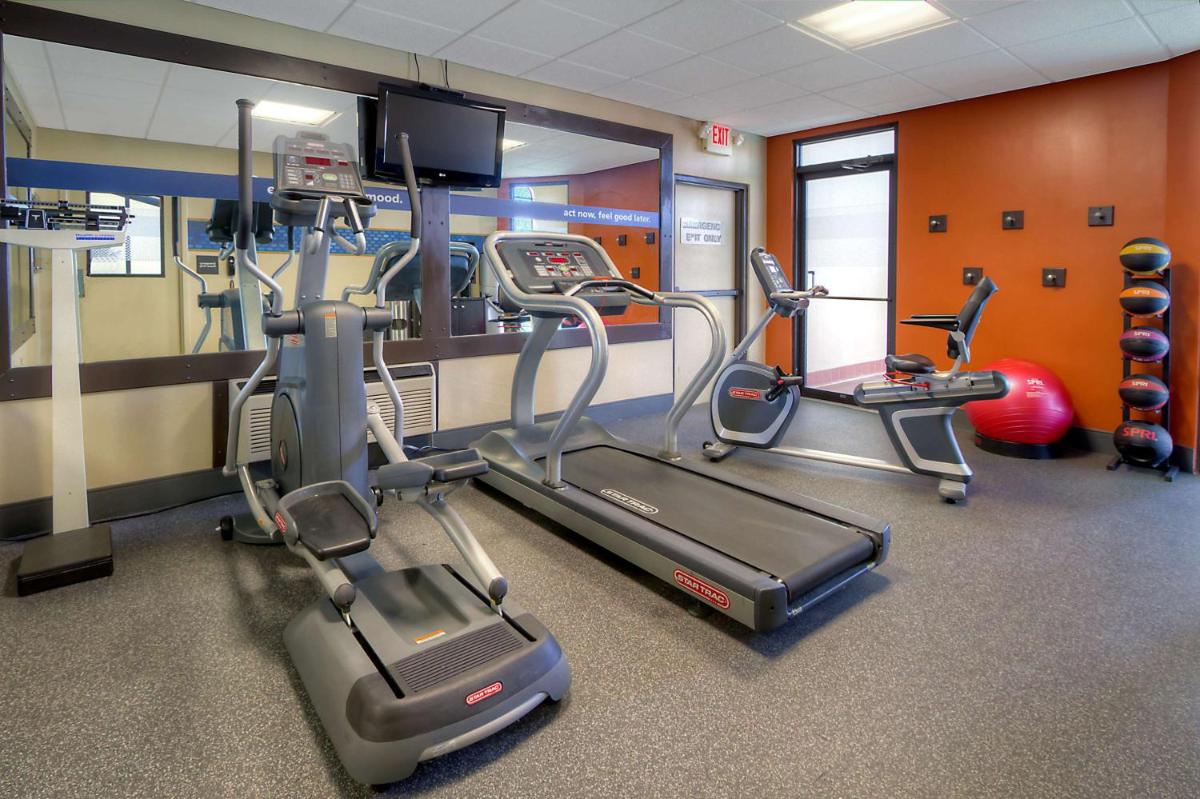 Hampton Inn Russellville - Housity