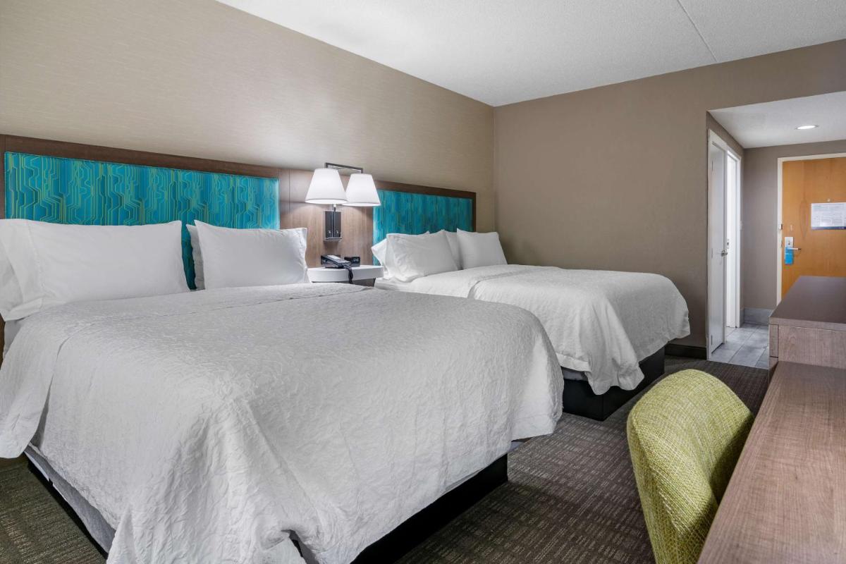 Hampton Inn & Suites Louisville East - Housity