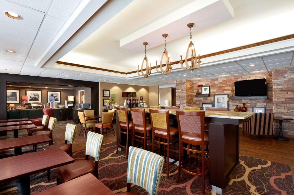 Hampton Inn Santee-I-95 - Housity