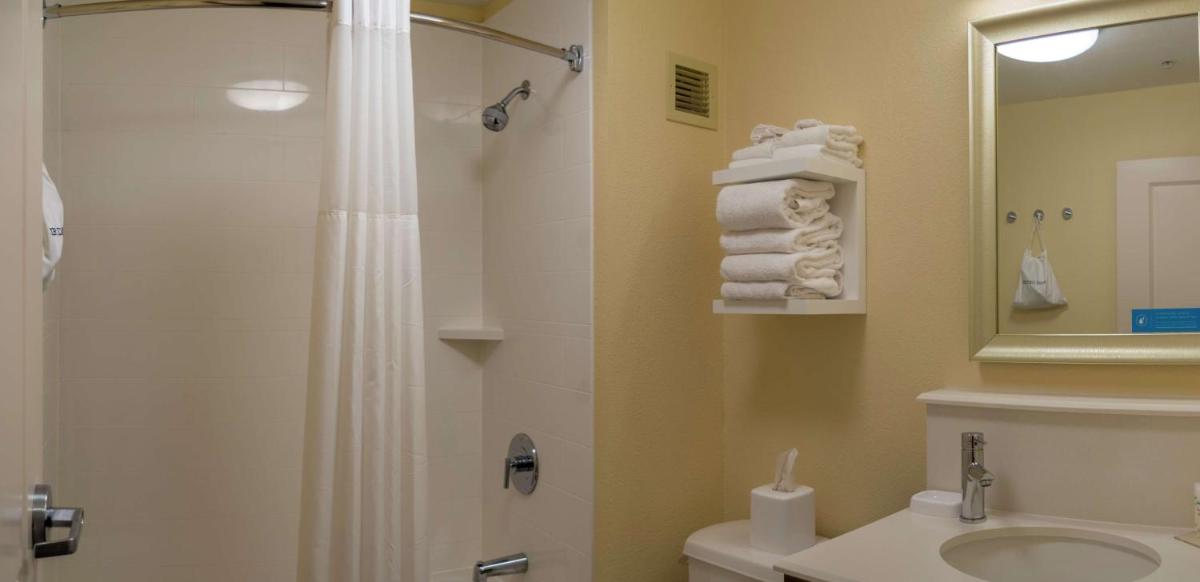 Hampton Inn St. Louis-Chesterfield - Housity