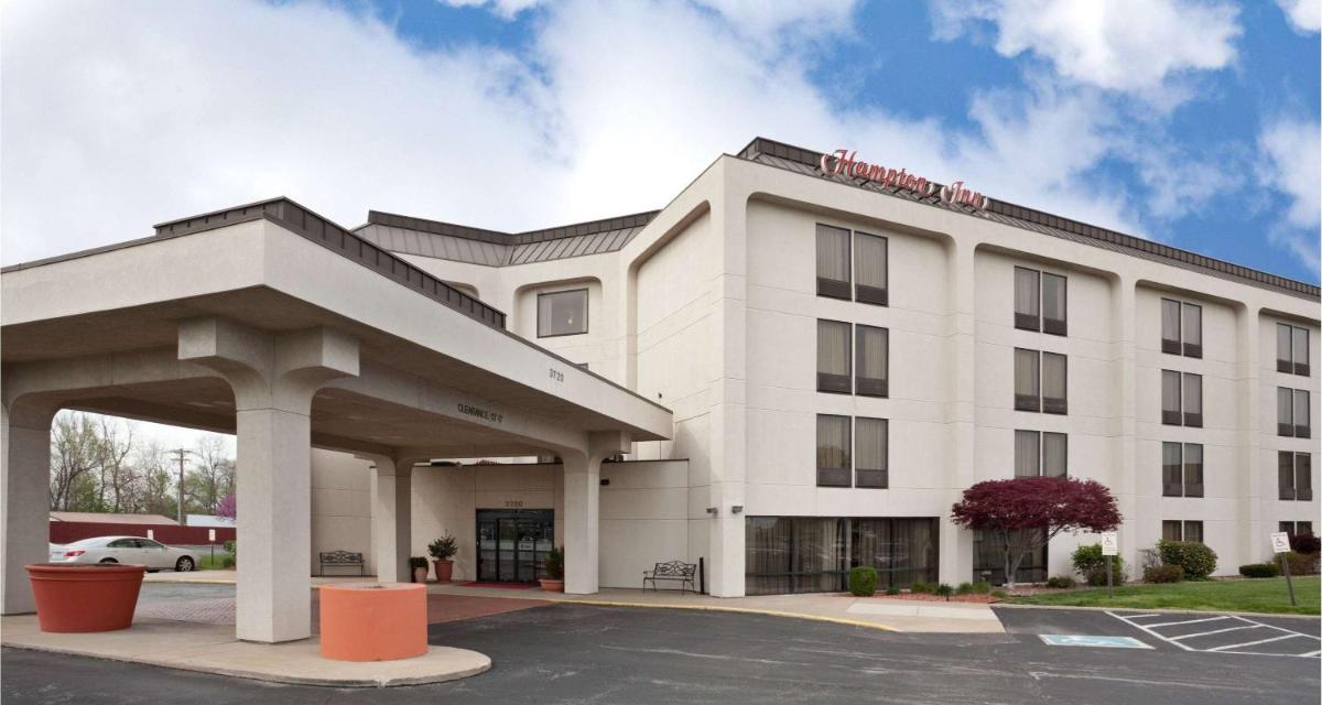 Hampton Inn St Charles St Peters - Housity