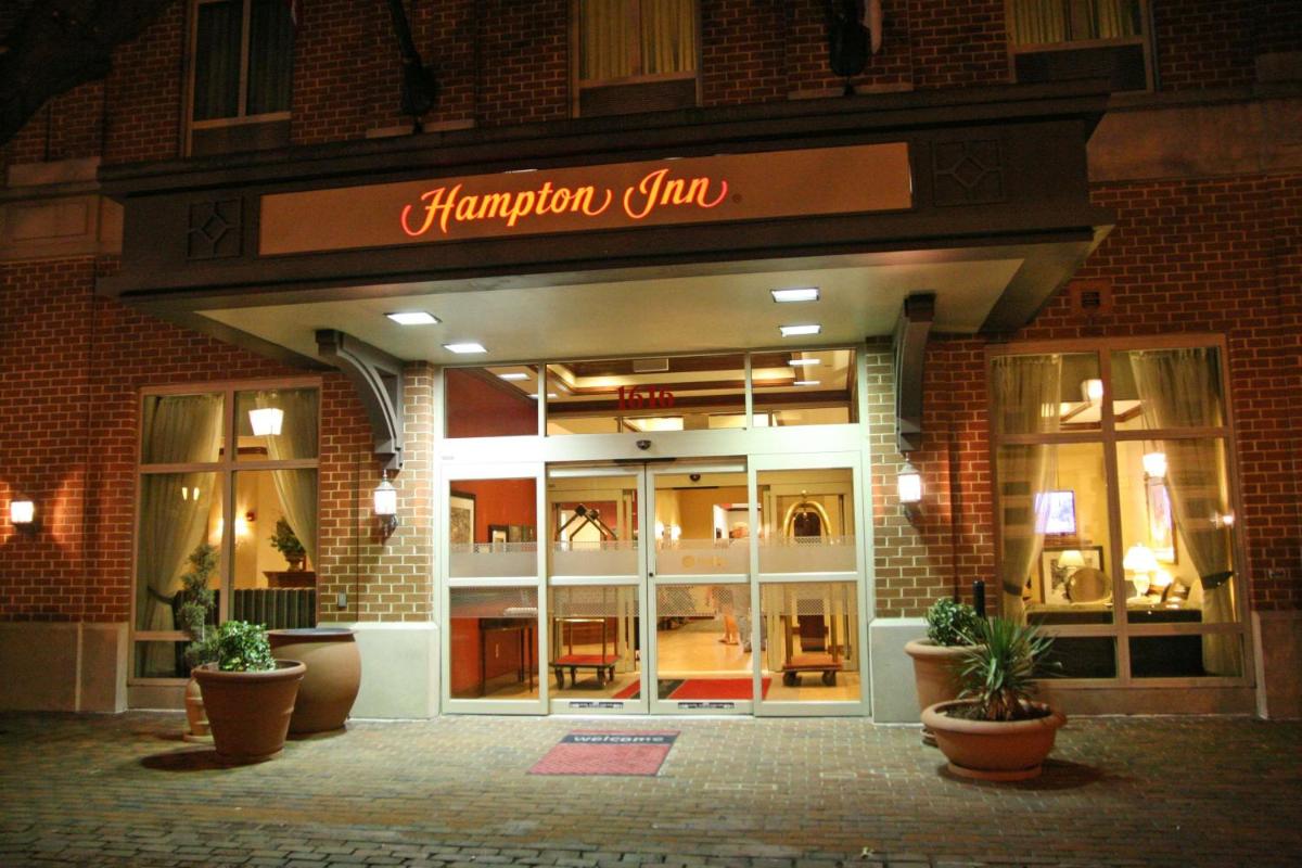 Hampton Inn Alexandria/Old Town - Housity