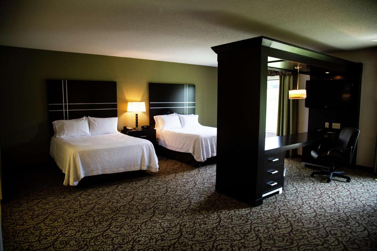 Hampton Inn & Suites Sharon - Housity