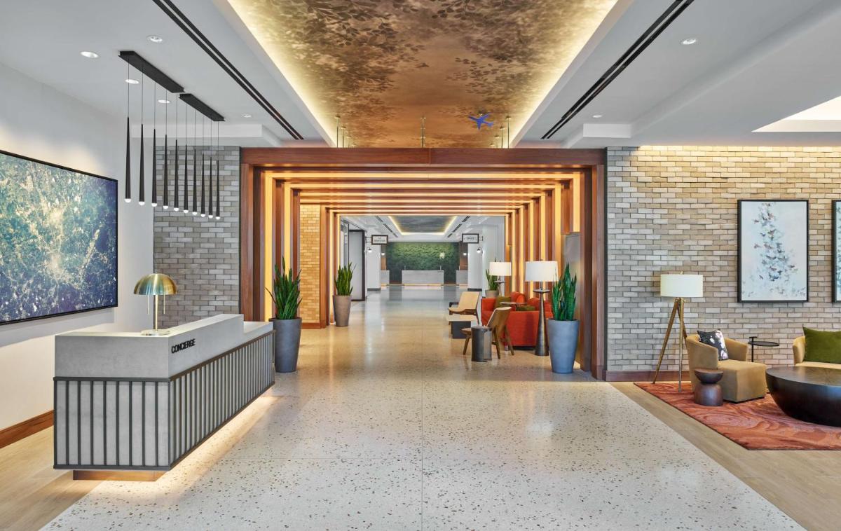 Hilton Atlanta Airport - Housity