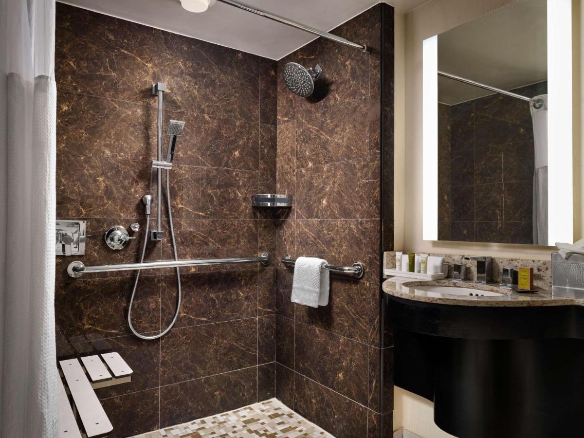 Hilton Atlanta Airport - Hizvo