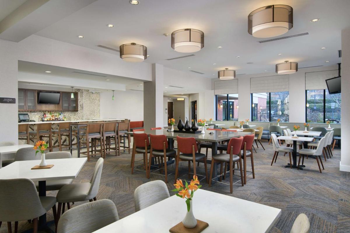 Hilton Garden Inn Nashville/Franklin-Cool Springs - Housity